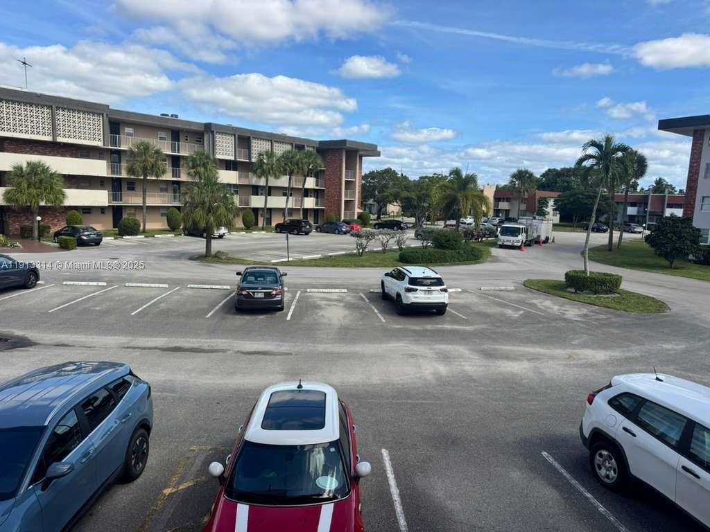 LAUDERDALE OAKS CONDO XII - Residential Lease