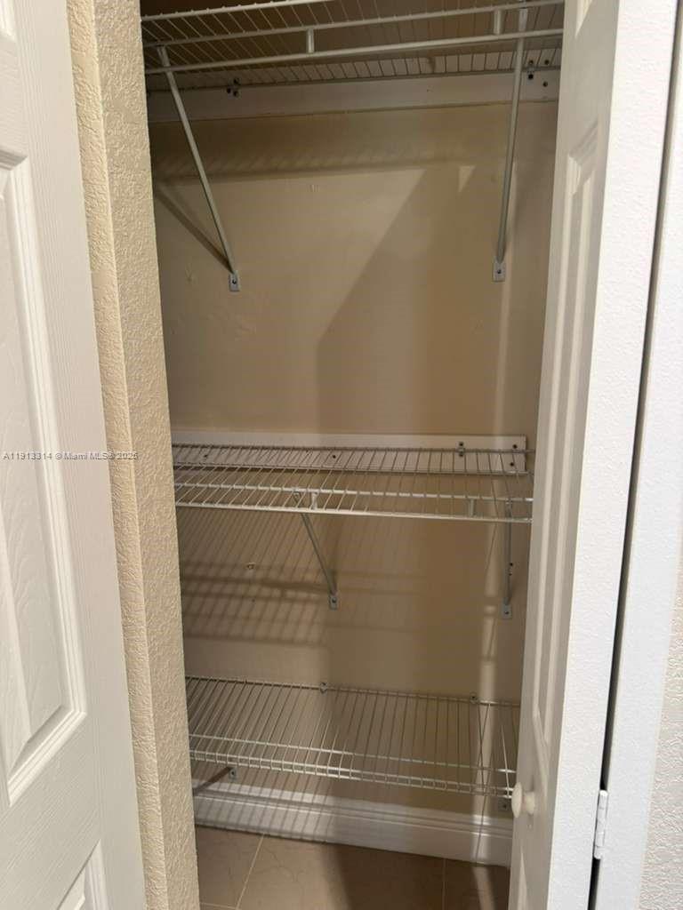 LAUDERDALE OAKS CONDO XII - Residential Lease