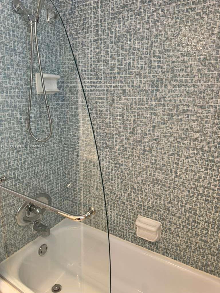 LAUDERDALE OAKS CONDO XII - Residential Lease