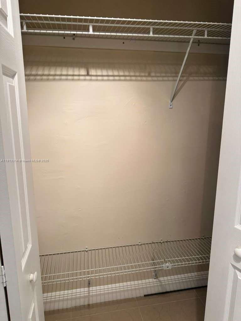 LAUDERDALE OAKS CONDO XII - Residential Lease