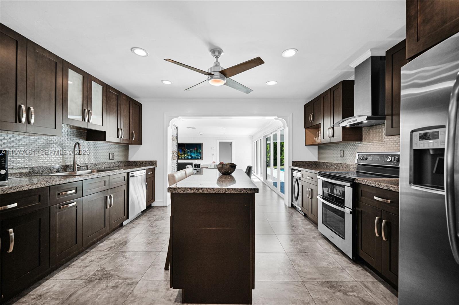 ESTELLE LAWRENCE HOMES - Residential