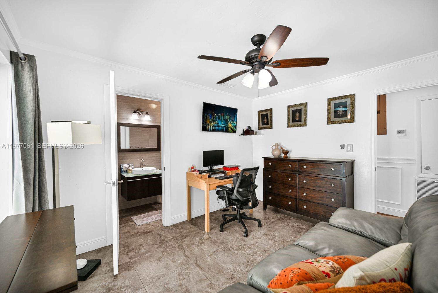 ESTELLE LAWRENCE HOMES - Residential