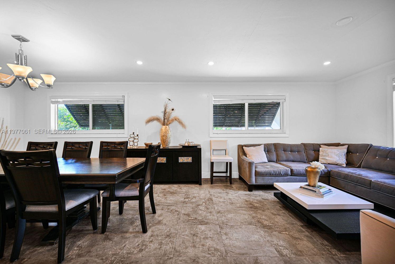 ESTELLE LAWRENCE HOMES - Residential