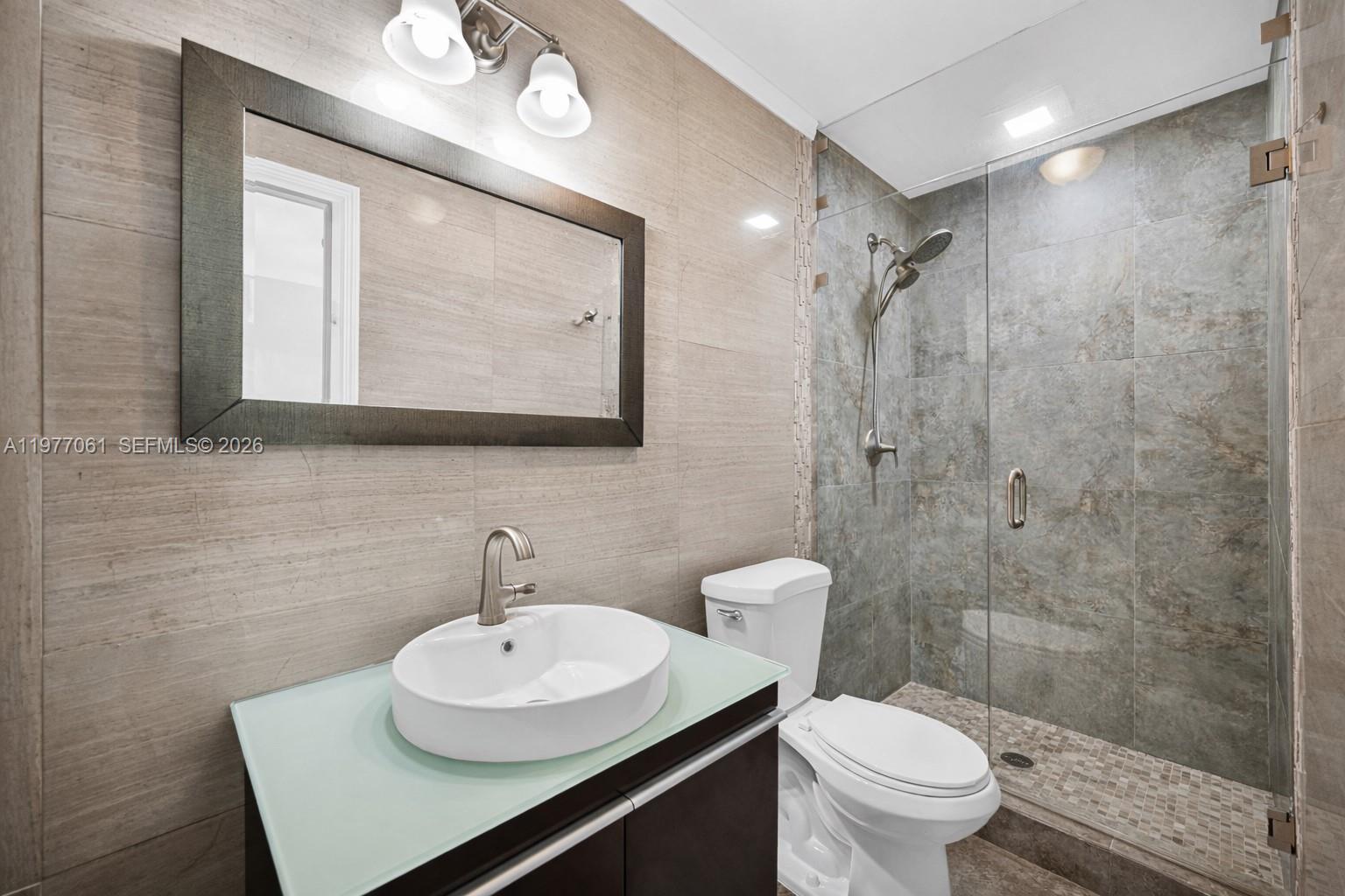 ESTELLE LAWRENCE HOMES - Residential