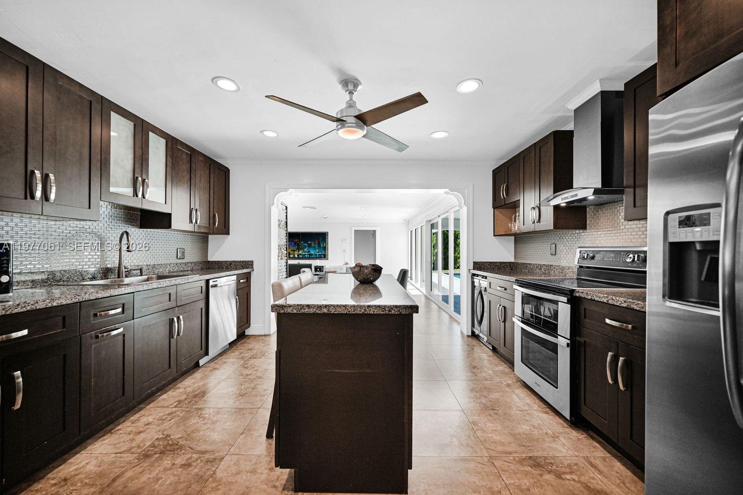 ESTELLE LAWRENCE HOMES - Residential