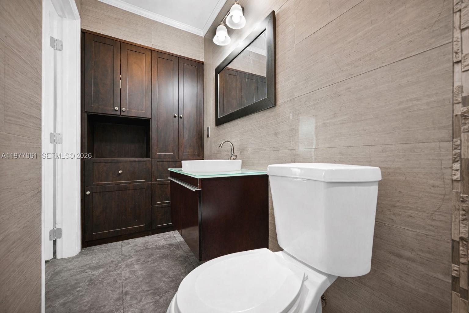 ESTELLE LAWRENCE HOMES - Residential