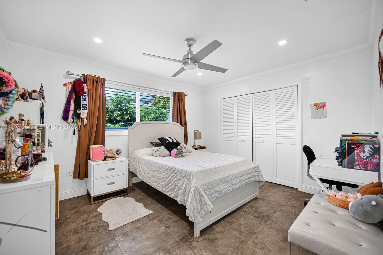 ESTELLE LAWRENCE HOMES - Residential