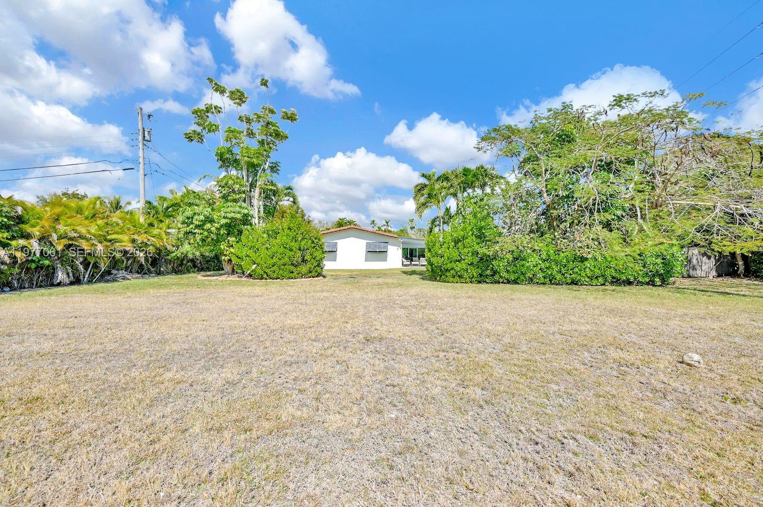 ESTELLE LAWRENCE HOMES - Residential