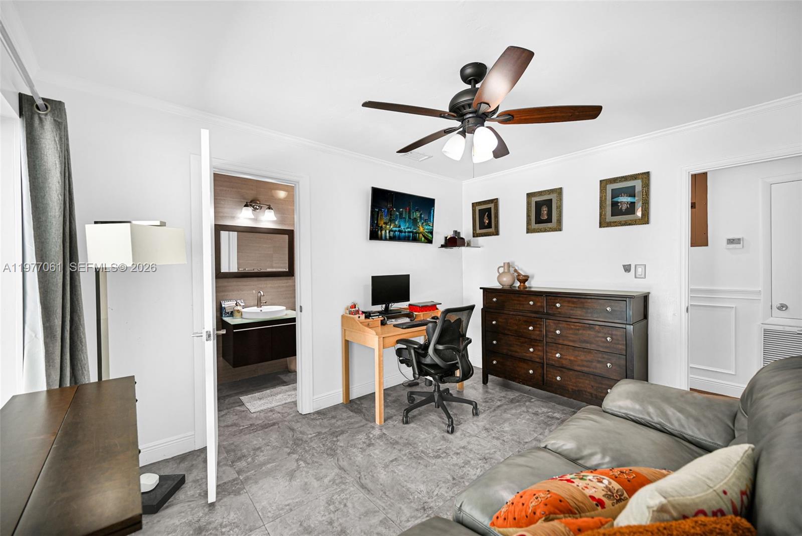 ESTELLE LAWRENCE HOMES - Residential