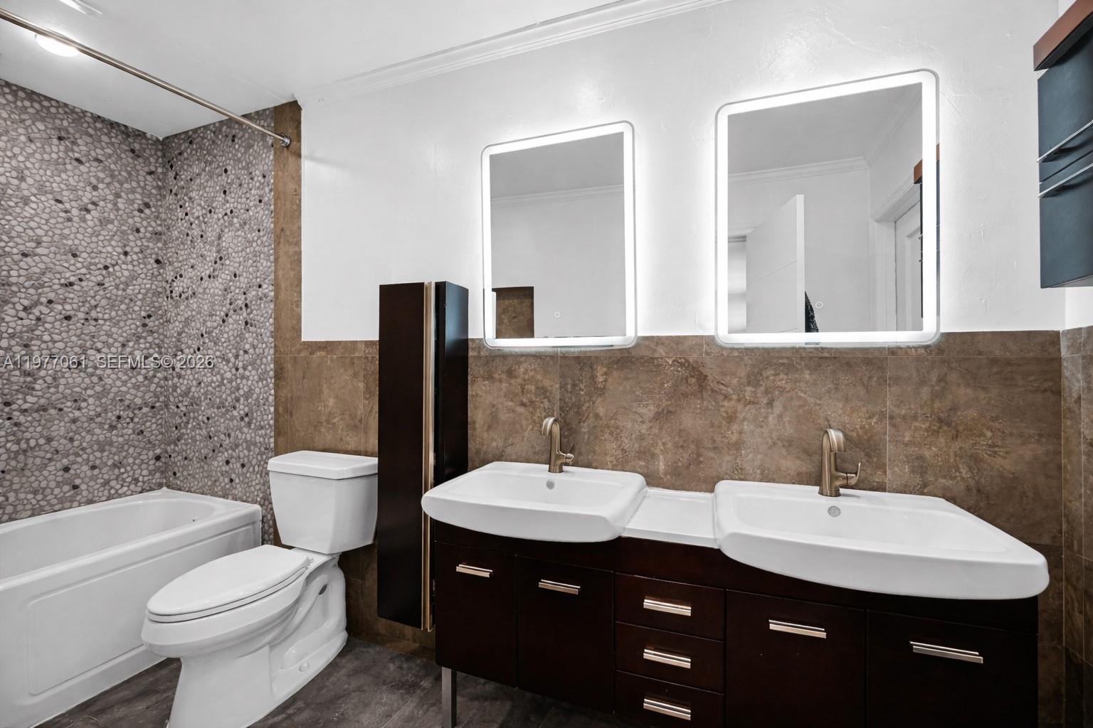 ESTELLE LAWRENCE HOMES - Residential