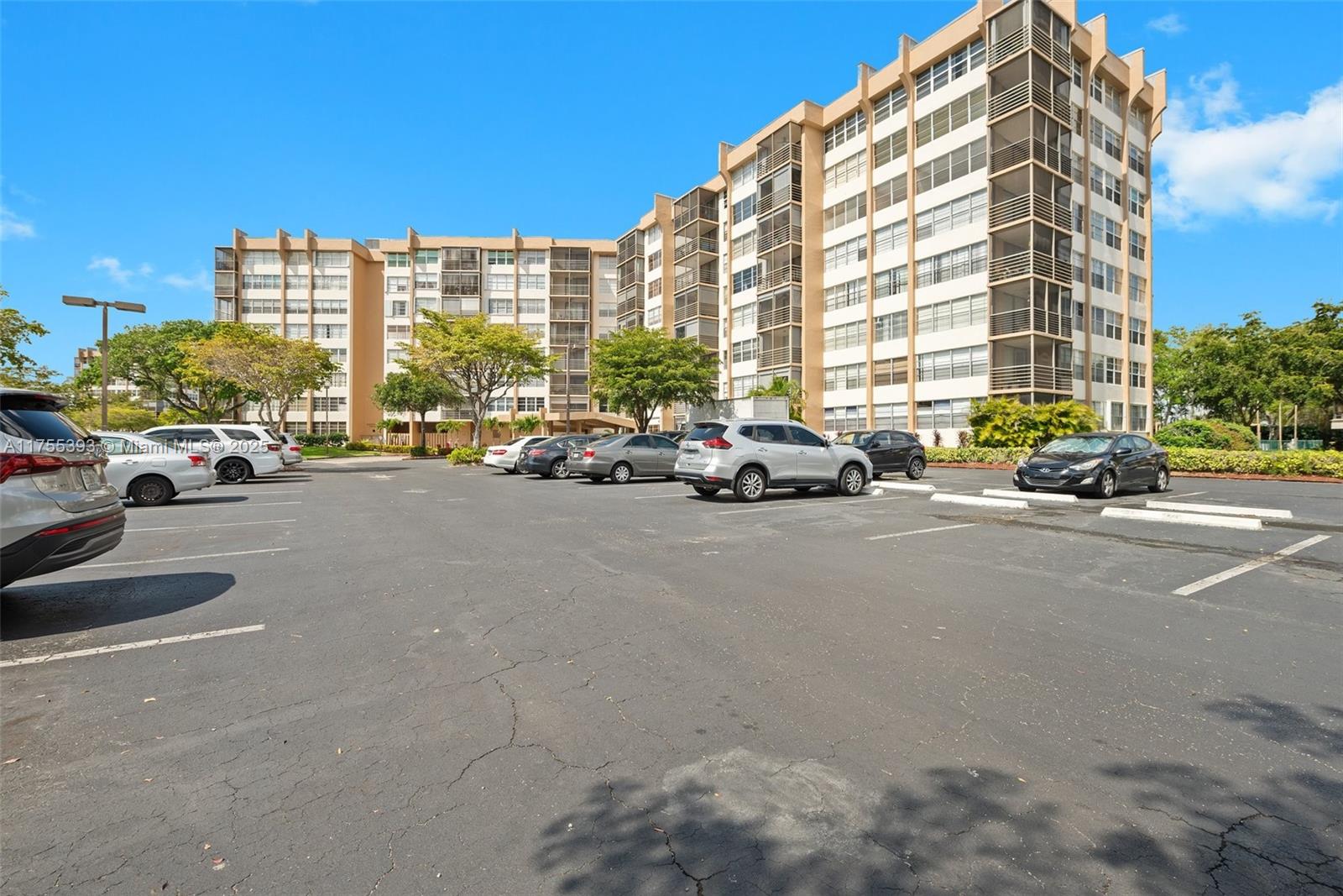 Property for Sale at 1000 Saint Charles Pl 603, Pembroke Pines, Miami-Dade County, Florida - Bedrooms: 2 
Bathrooms: 2  - $179,000
