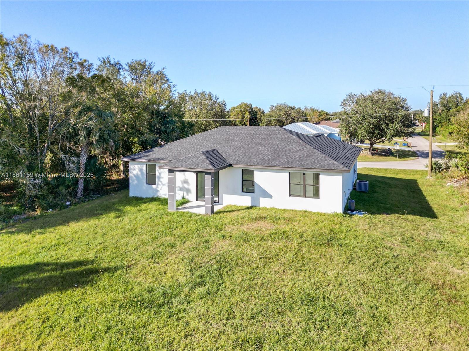 2708 Helen Pl
