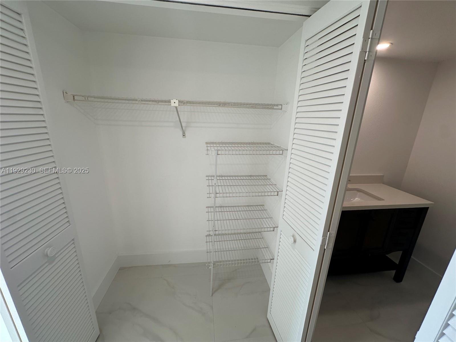 WILLOW WOOD MIDRISE CONDO - Residential Lease