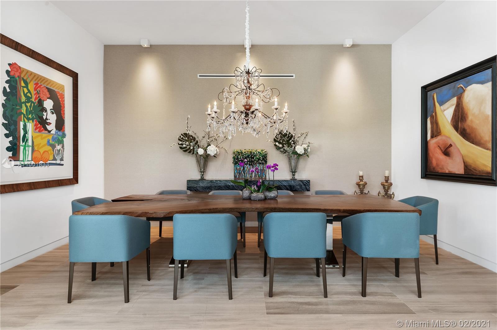 THE MOORINGS - Residential