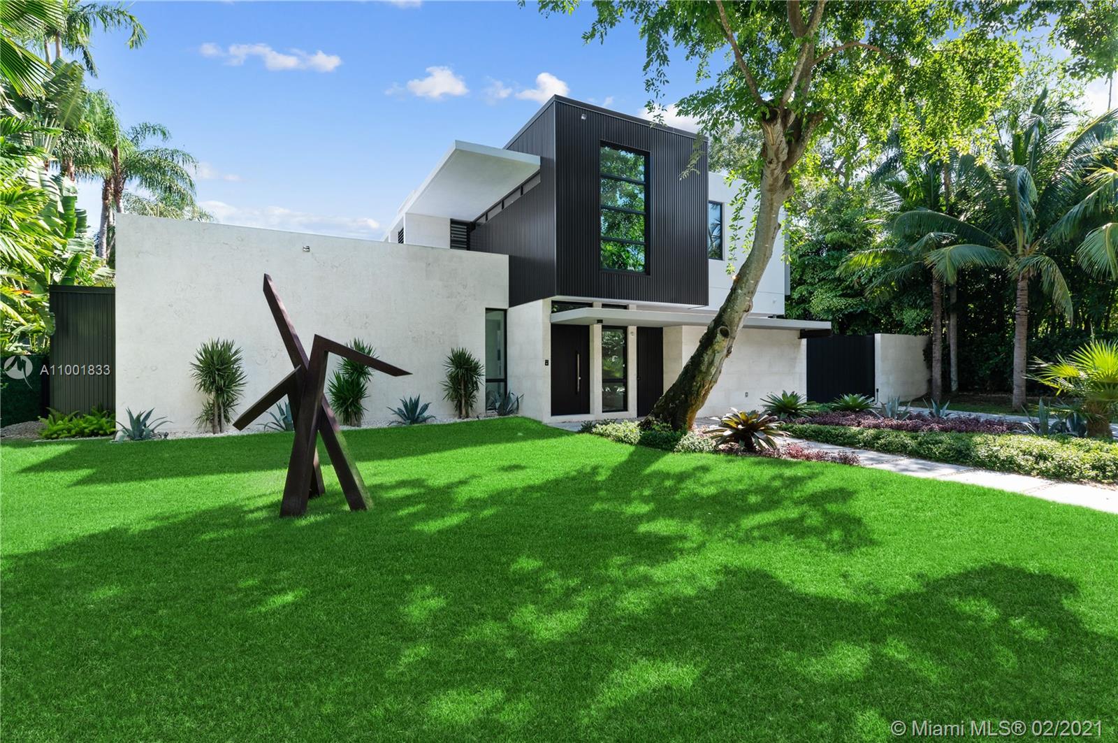 THE MOORINGS - Residential