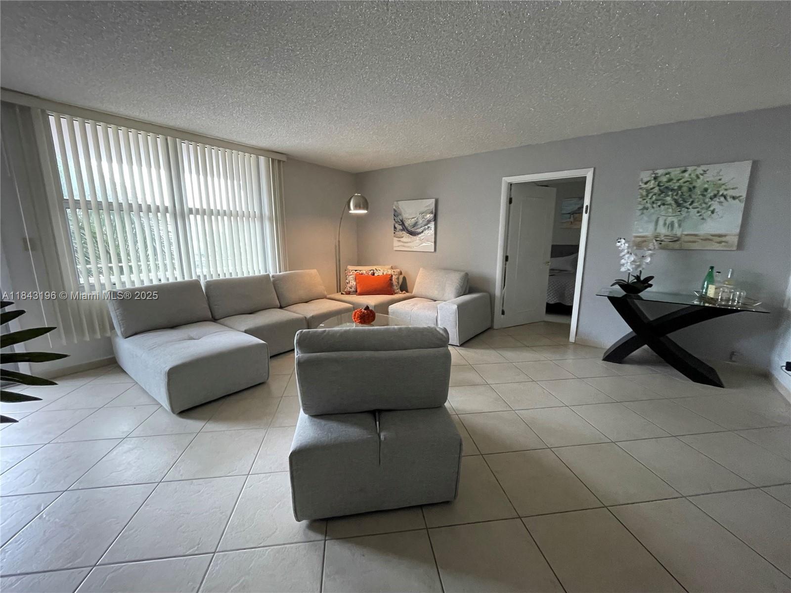 9225 S Collins Ave 411