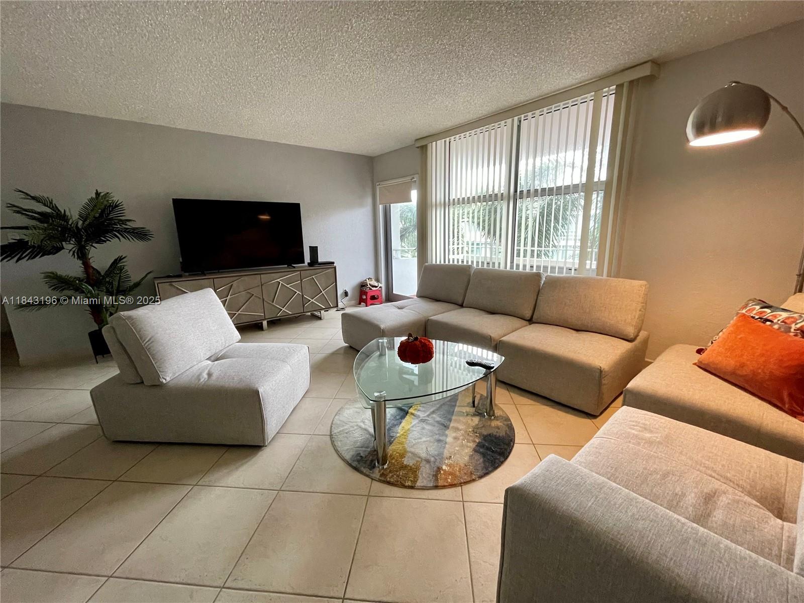 9225 S Collins Ave 411