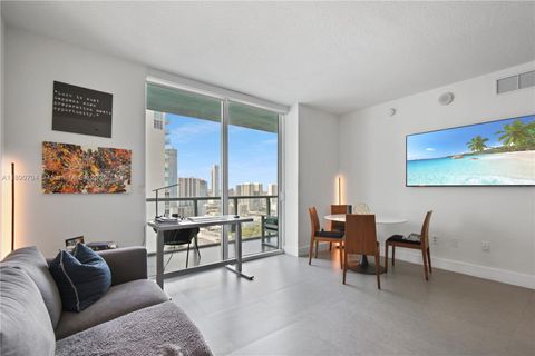 1900 N Bayshore Dr 2807 Miami FL 33132