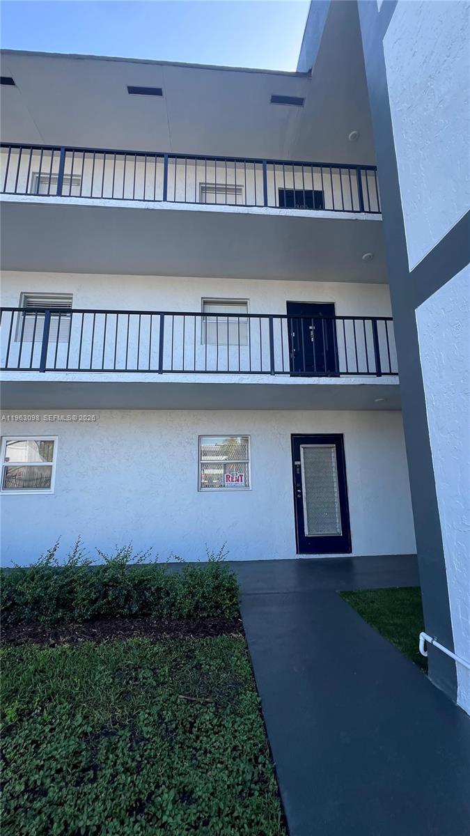 SANDS POINT CONDOMINIUM I - Residential Lease