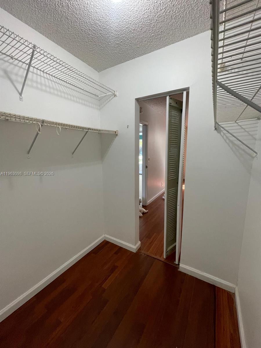SANDS POINT CONDOMINIUM I - Residential Lease