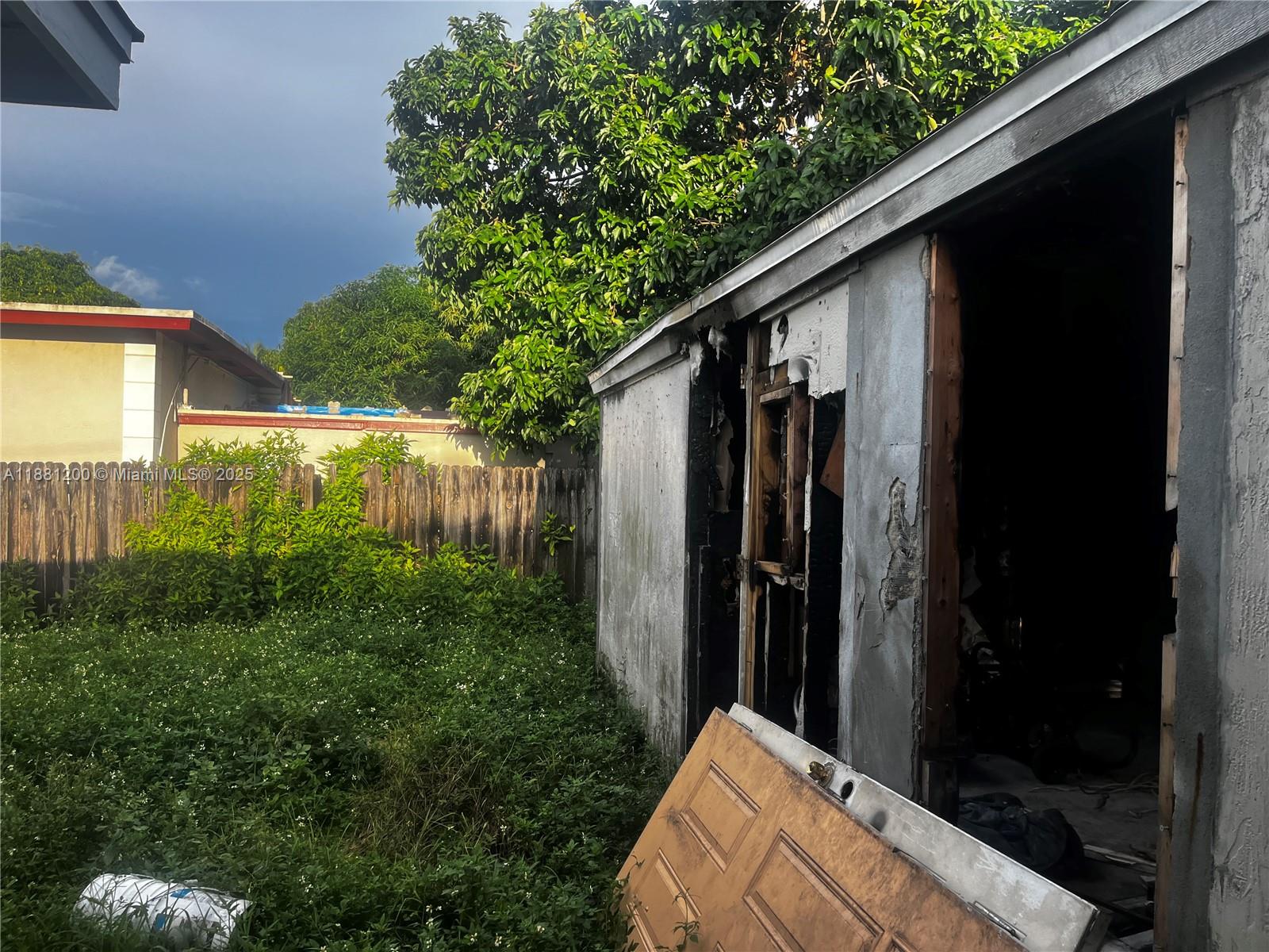 NO SILVER CREST MANORS - Residential