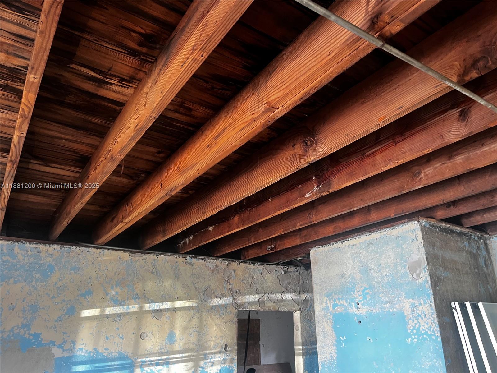 NO SILVER CREST MANORS - Residential