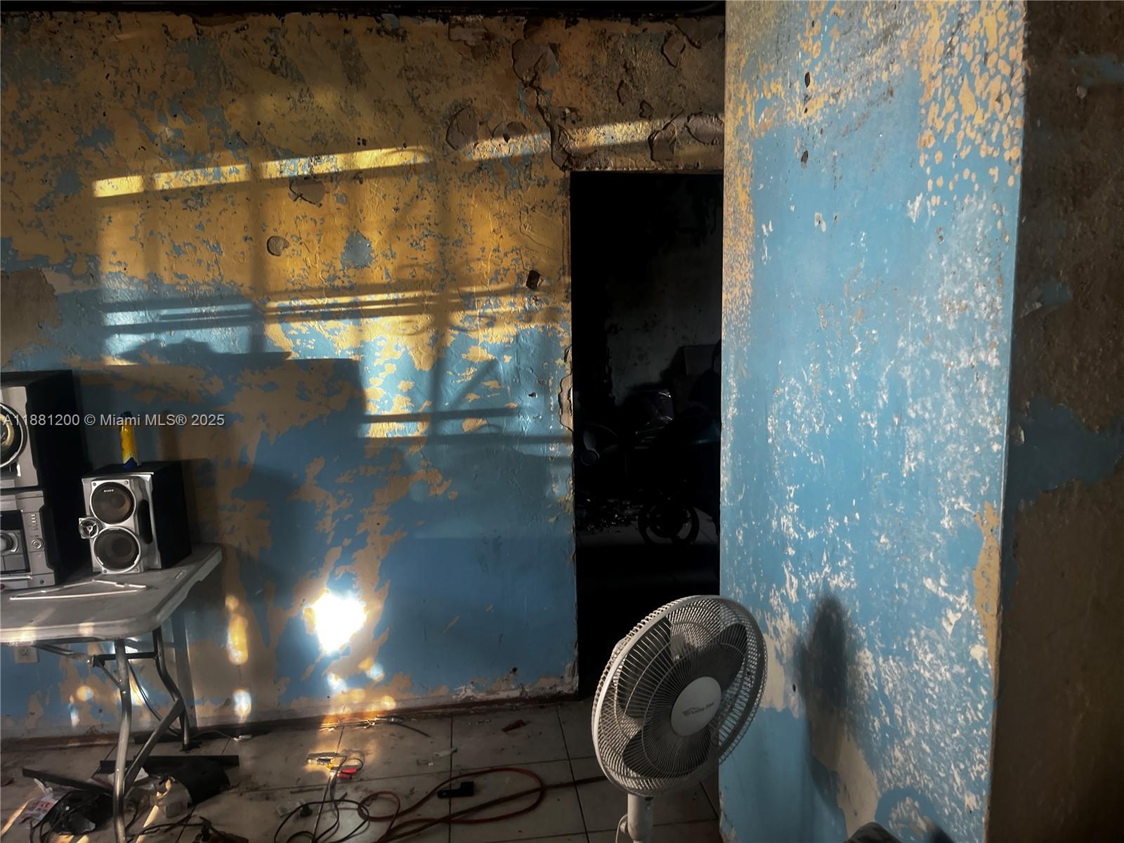 NO SILVER CREST MANORS - Residential