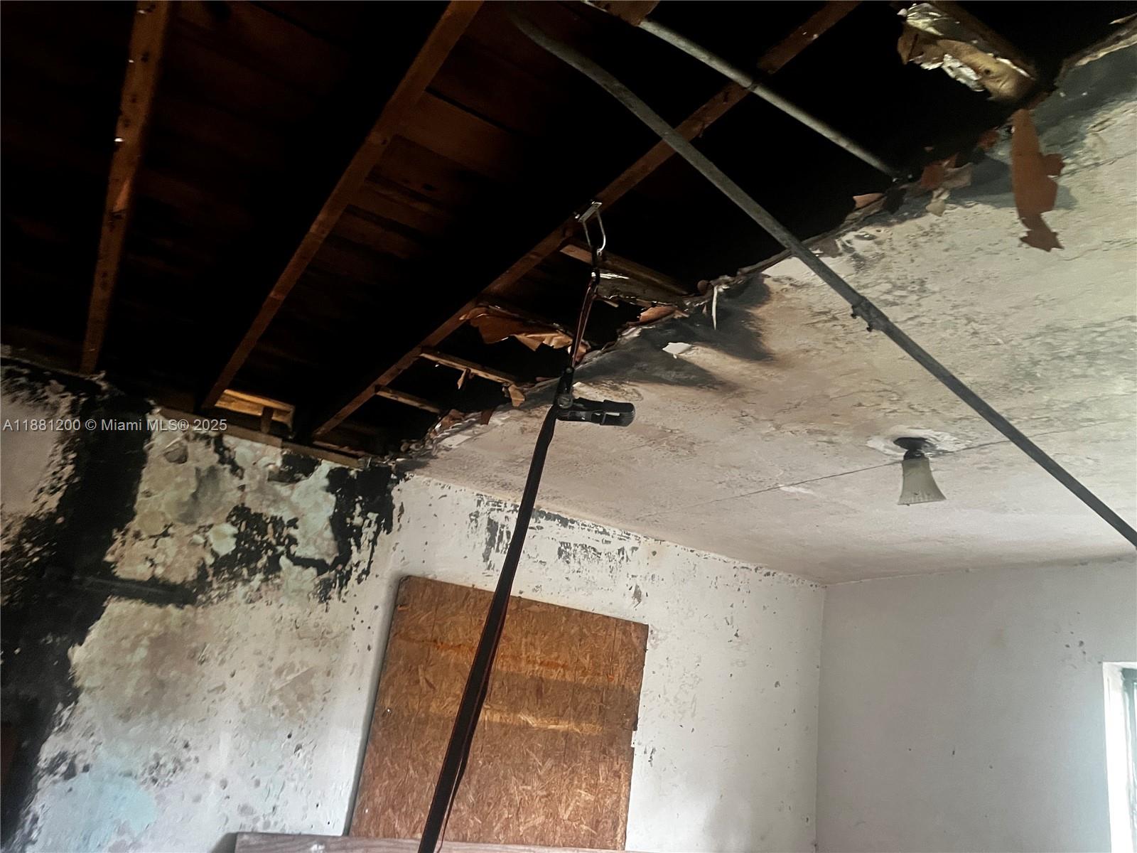 NO SILVER CREST MANORS - Residential