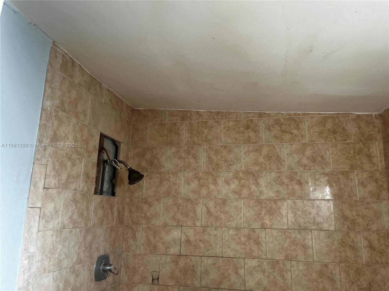 NO SILVER CREST MANORS - Residential