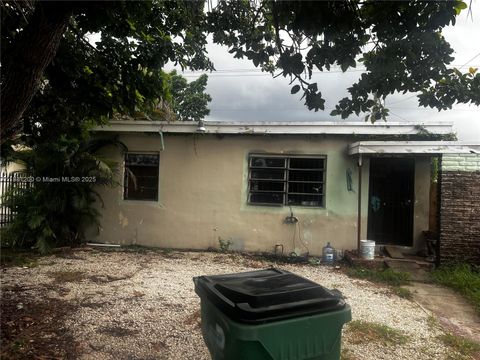 1132 NW 118th St Miami FL 33168
