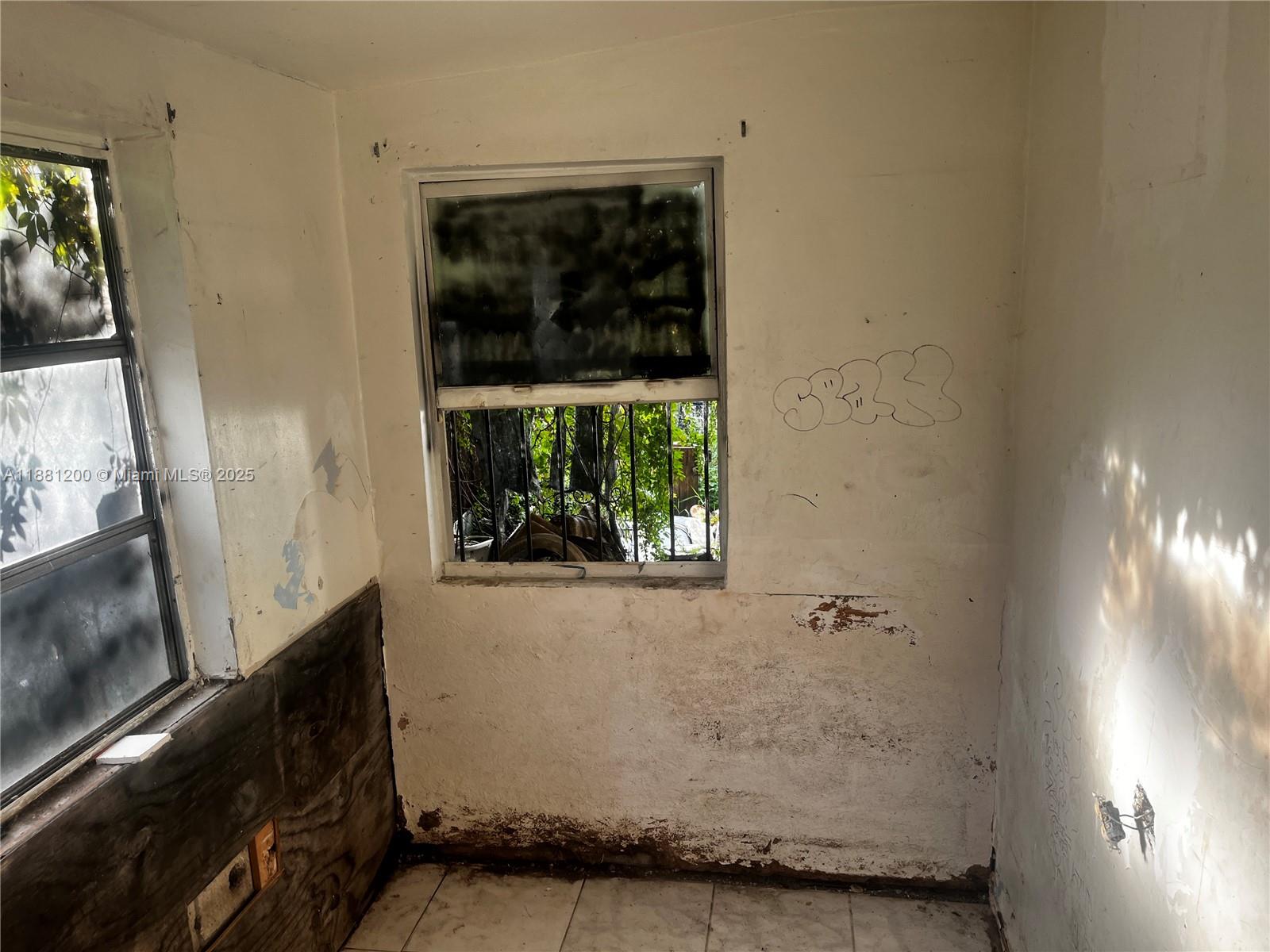 NO SILVER CREST MANORS - Residential