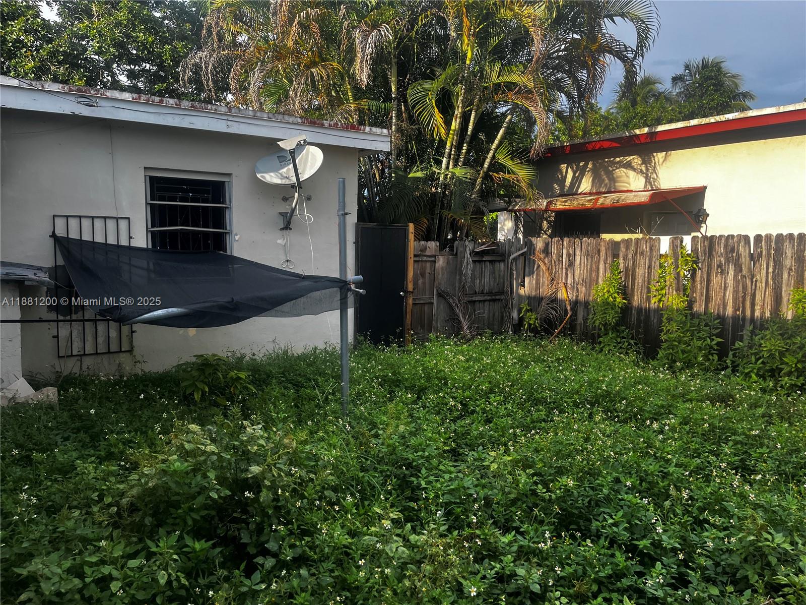 NO SILVER CREST MANORS - Residential