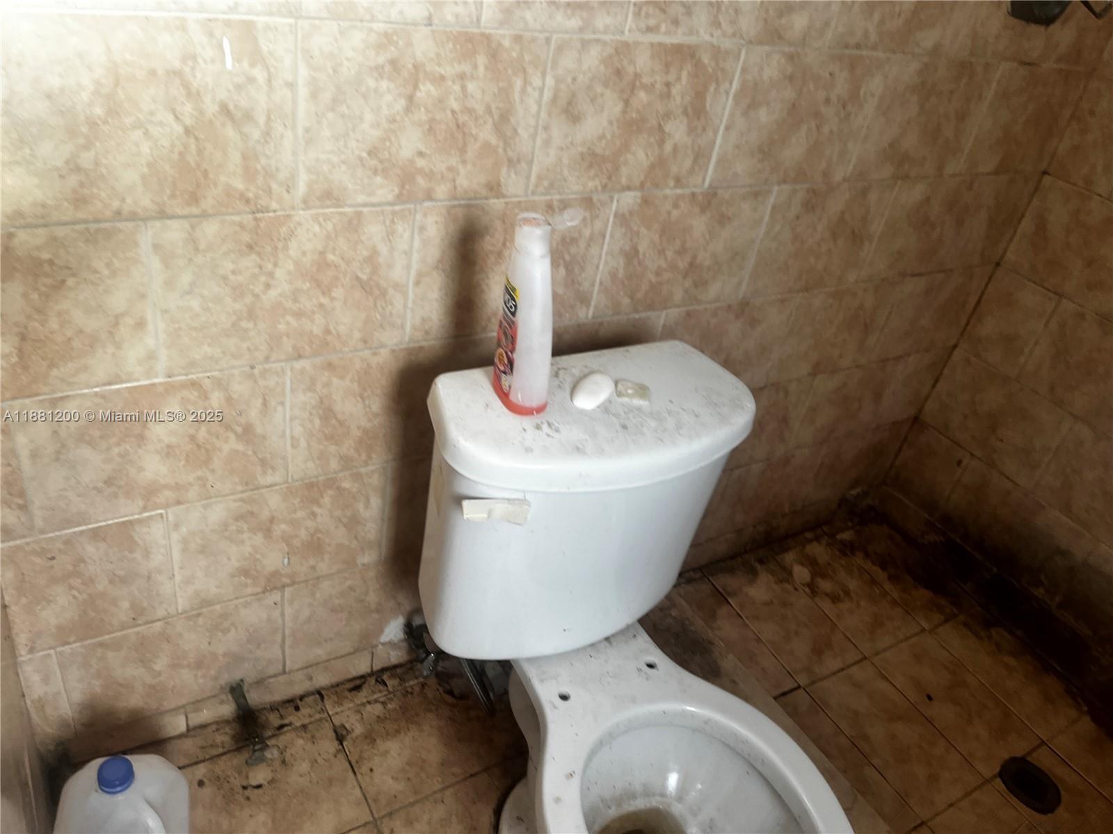 NO SILVER CREST MANORS - Residential