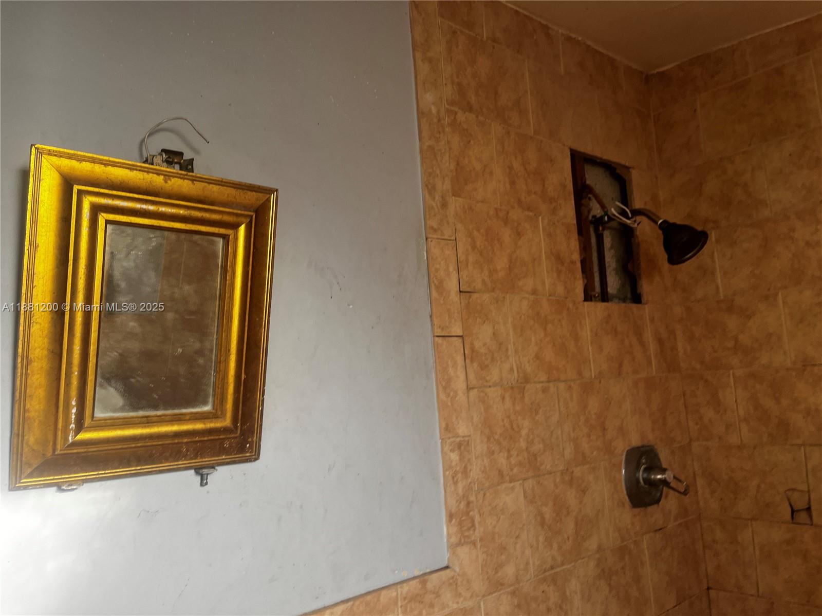 NO SILVER CREST MANORS - Residential