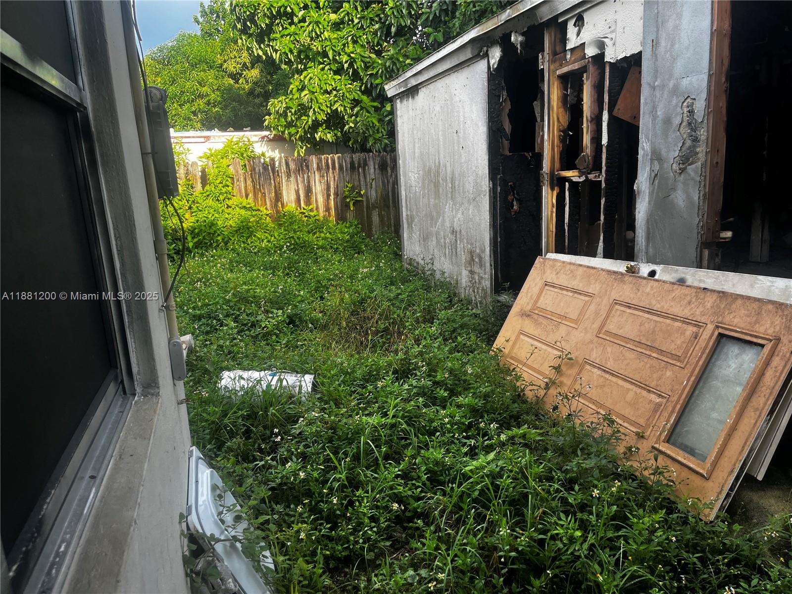 NO SILVER CREST MANORS - Residential