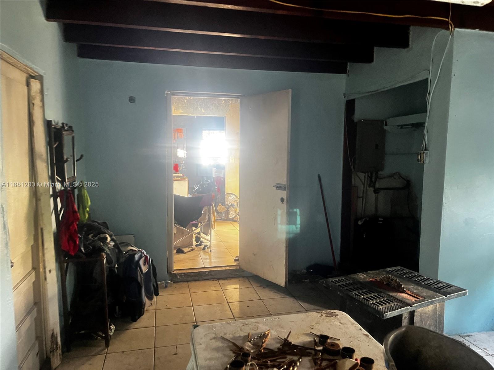 NO SILVER CREST MANORS - Residential