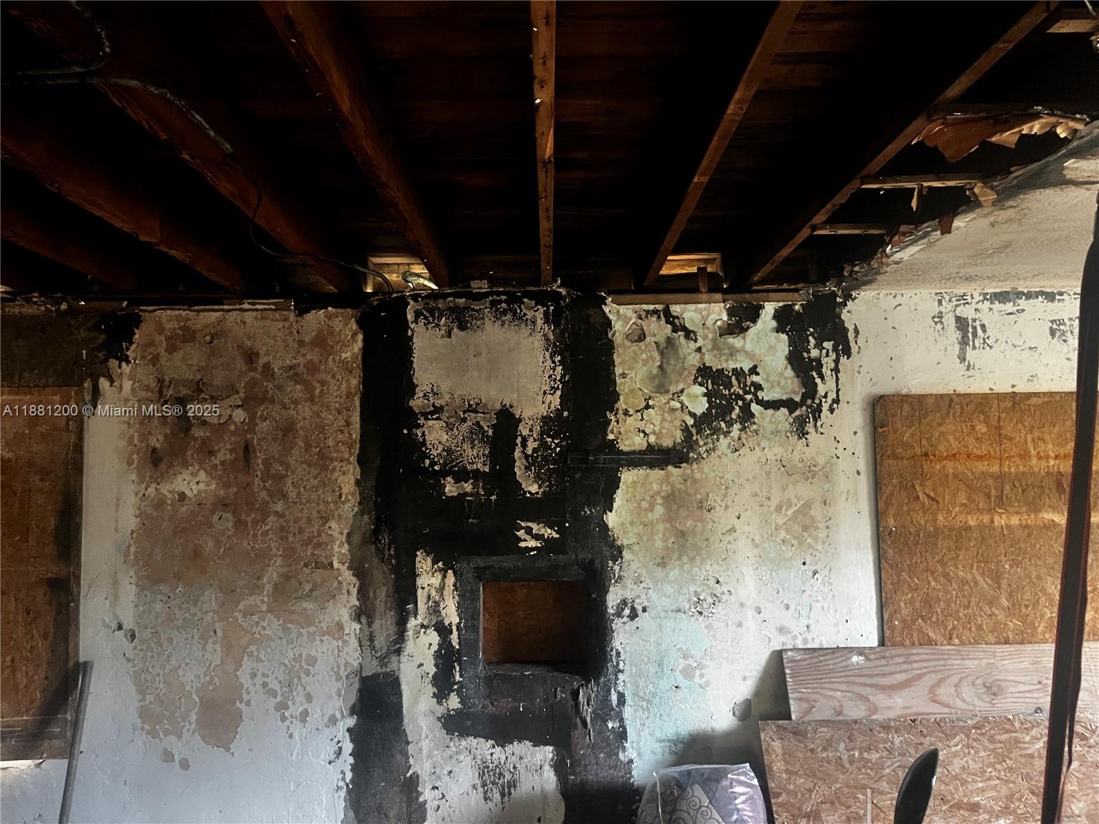 NO SILVER CREST MANORS - Residential