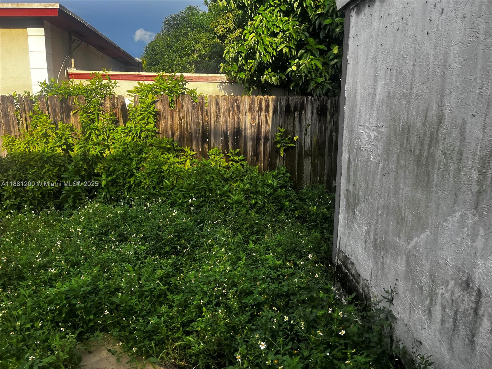 NO SILVER CREST MANORS - Residential