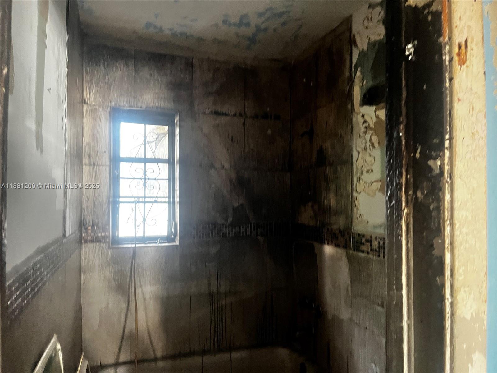 NO SILVER CREST MANORS - Residential