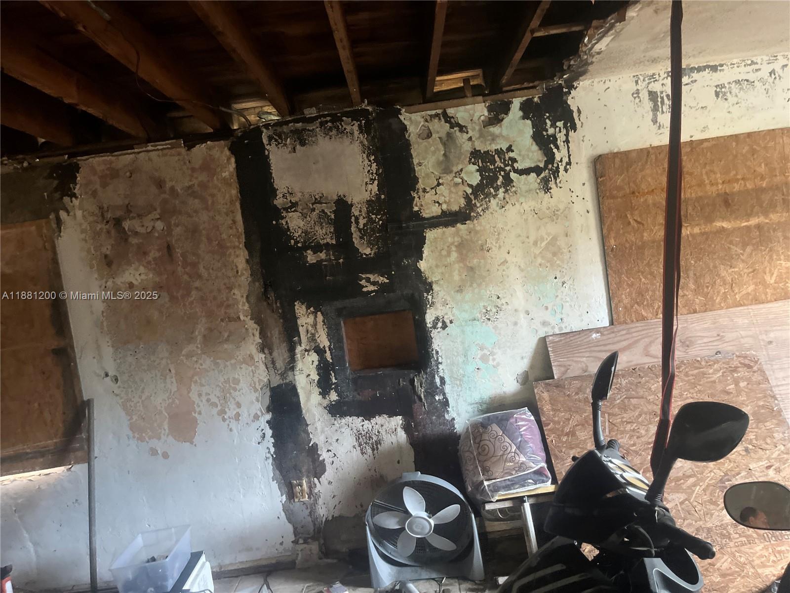 NO SILVER CREST MANORS - Residential