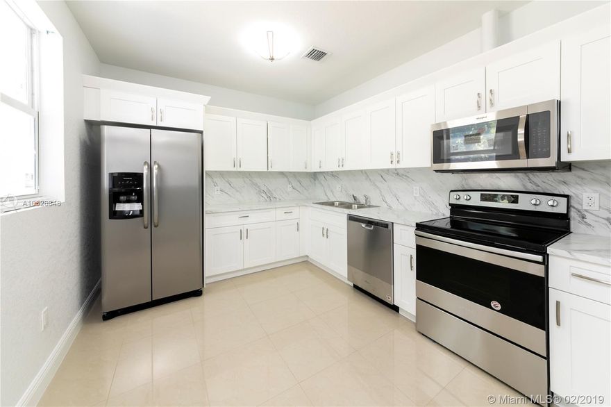 Brand New Construction. Never lived in before Duplex! Very well located with easy access to major roads and
highways. Assigned parking spaces. Washer and Dryer in Unit. Easy to show. Available to move in fast.