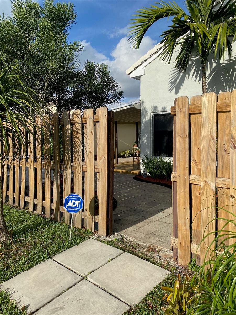 CORAL CREEK - Residential Lease