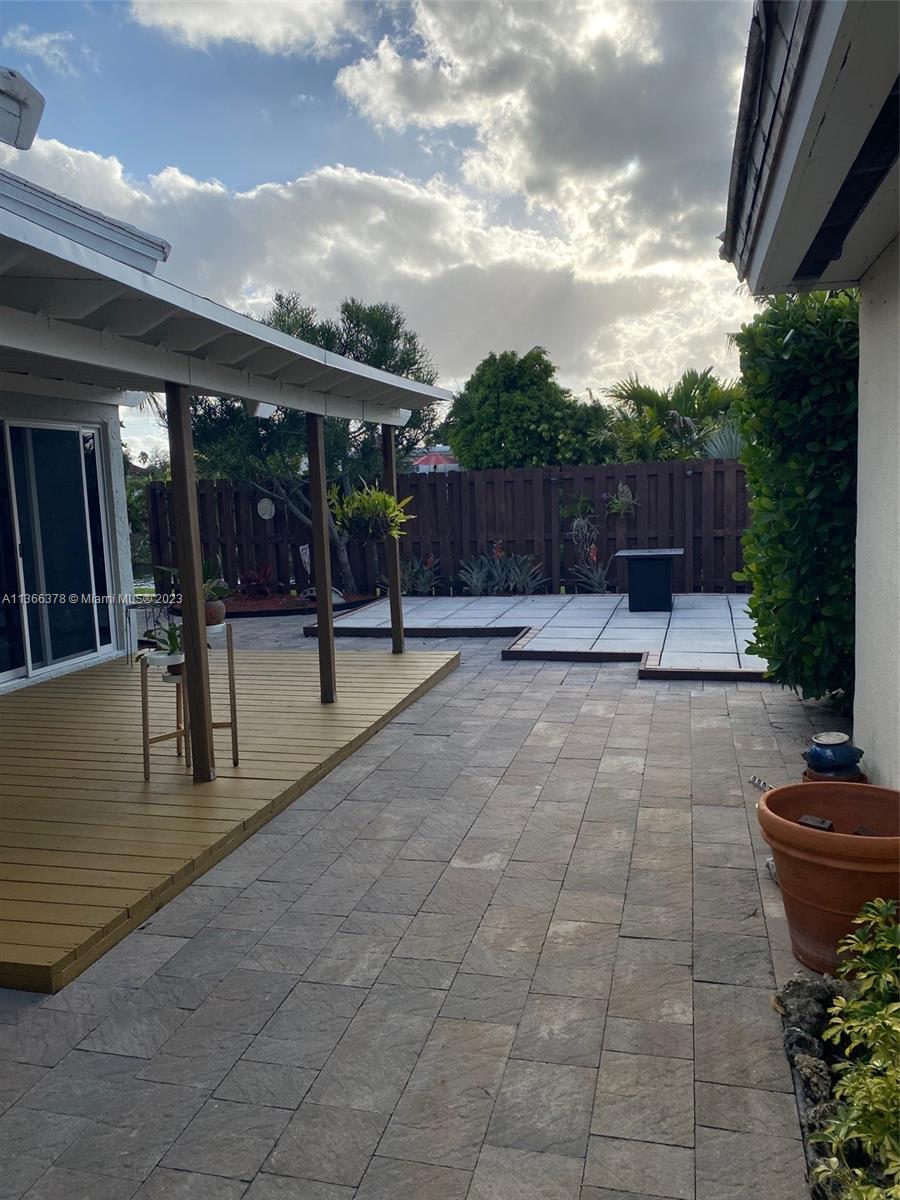 CORAL CREEK - Residential Lease