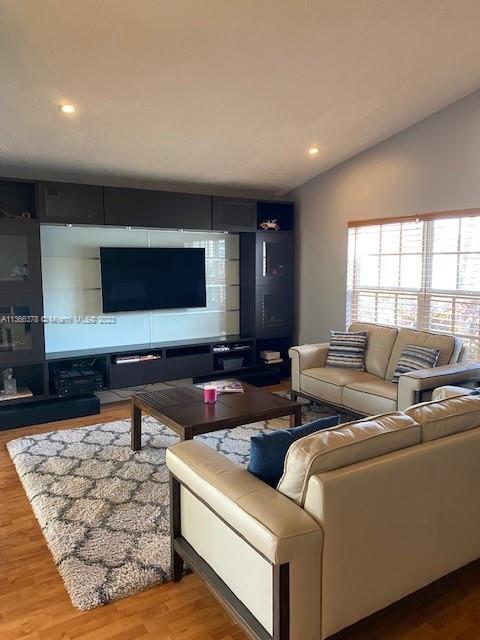 CORAL CREEK - Residential Lease