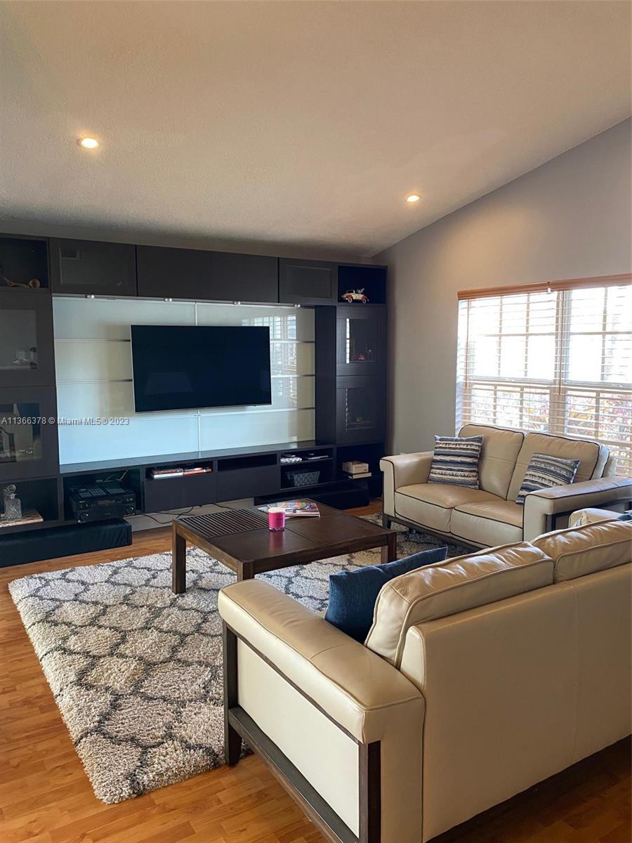 CORAL CREEK - Residential Lease