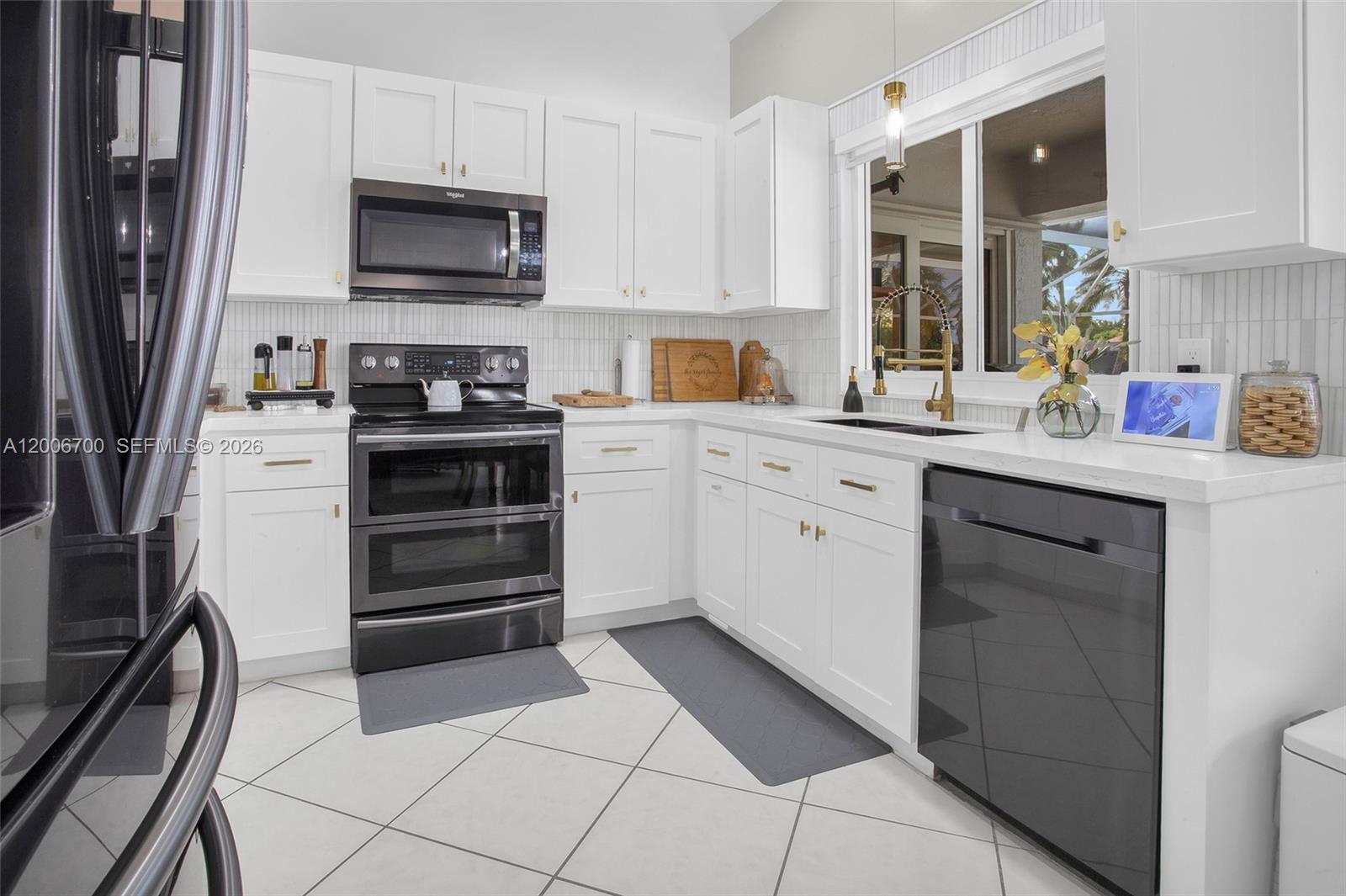 CHAPEL TRAIL REPLAT SECTI - Residential