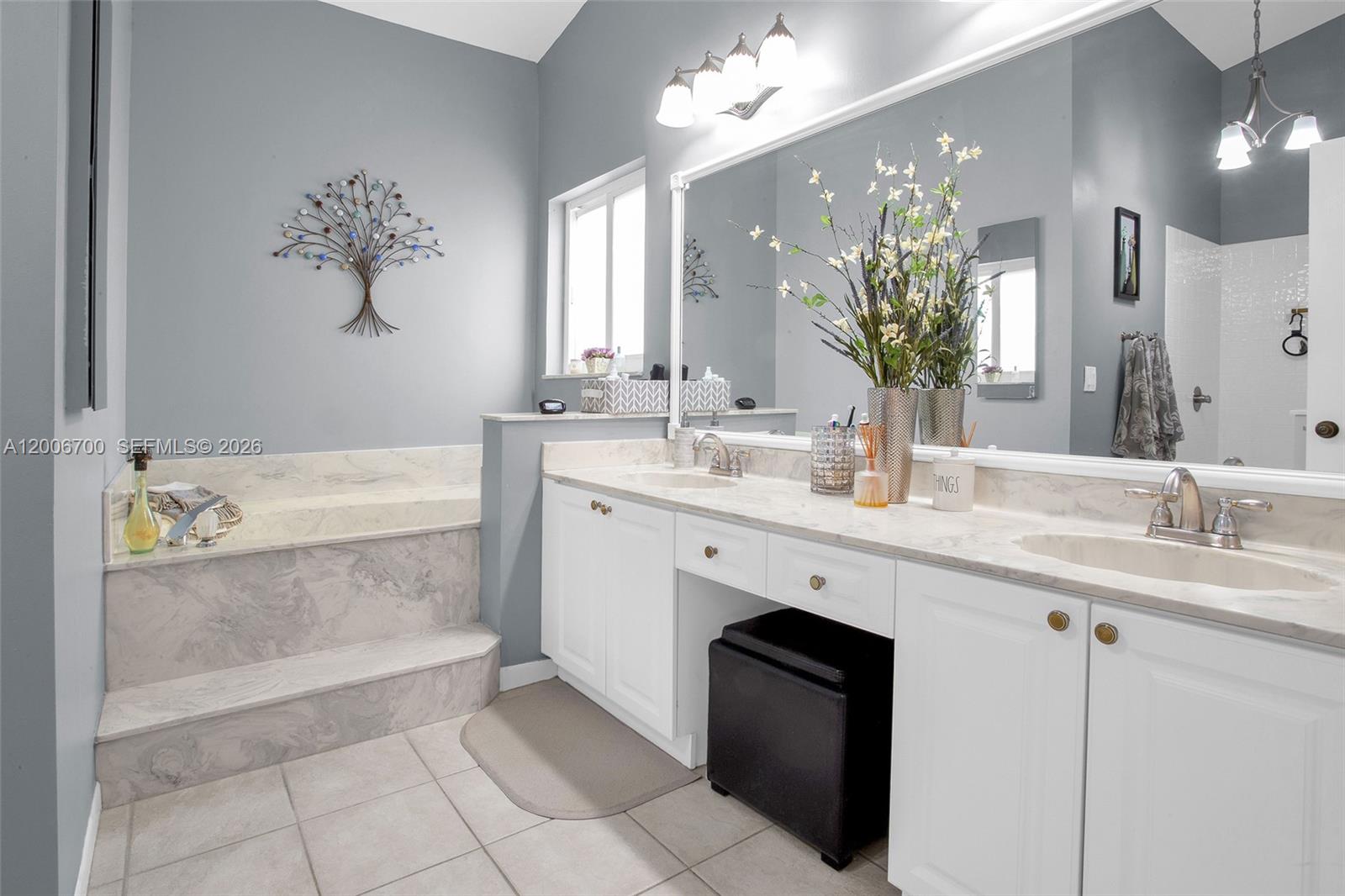 CHAPEL TRAIL REPLAT SECTI - Residential