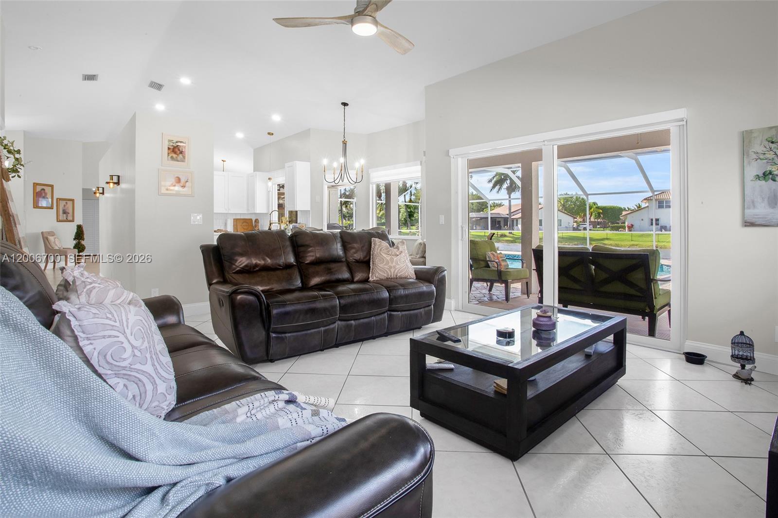 CHAPEL TRAIL REPLAT SECTI - Residential