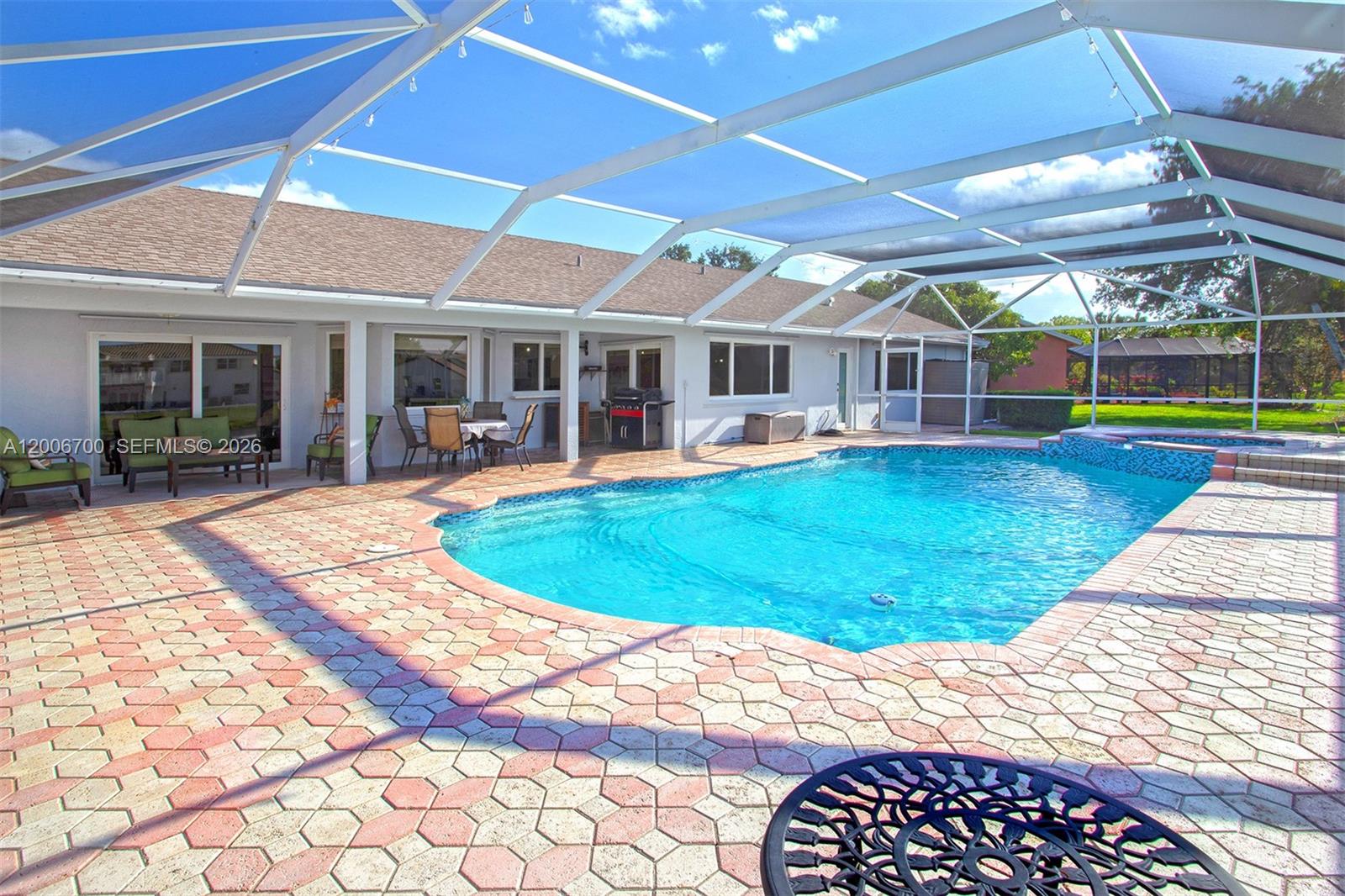 CHAPEL TRAIL REPLAT SECTI - Residential