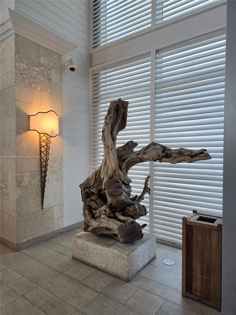 SOLE CONDO - Residential